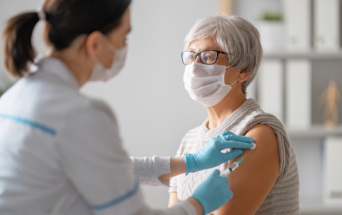 Herpes zoster can be prevented by vaccination. Vaccination can not only avert herpes zoster but also reduce the severity of pain and the risk of aftereffects such as postherpetic neuralgia. People over 50 years of age are strongly recommended to be vaccinated.