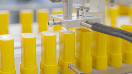 Kolmar Korea has heavily invested in sunscreen research and development, securing over 50 patents related to high-functionality UV protection. The photo shows sunstick products being produced at Kolmar Korea's Bucheon factory.
