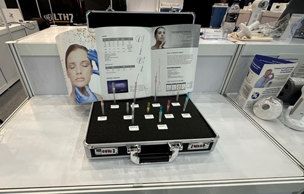 At this year's expo, MECOVI showcased a variety of self-developed medical consumables, including the "Facial Tissue Fixation Thread," "Electrode Catheter," "AVF Needle Set for Hemodialysis," and "Blood Circuit for Hemodialysis."