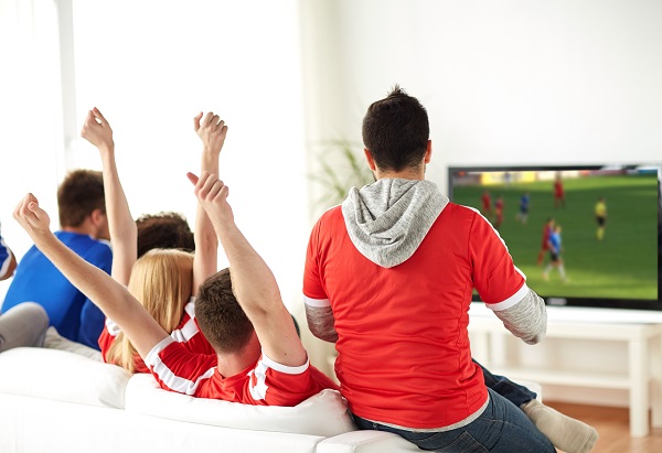 During the World Cup, people are more likely to suffer from fatigue as the rhythm of life is disrupted. To reduce fatigue, they must sleep for at least 5 hours and maintain the proper posture when watching the game. And they should avoid eating meat or drinking late at night (Photo = Clip Art Korea).