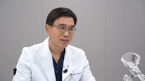 Dr. Song Sang-ho, Wellton Hospital: "Hip Fracture Patients Must Walk Again — Fast"