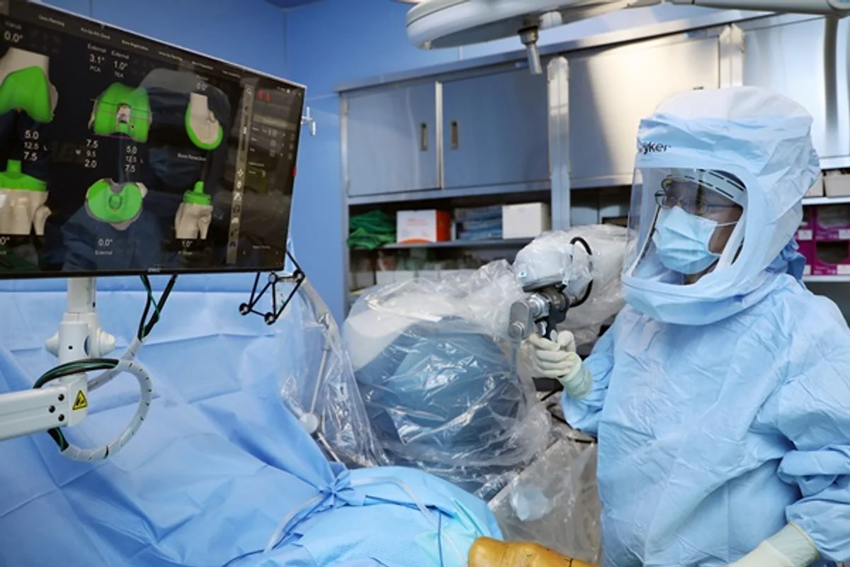 Pioneering Advances in Robotic Spine and Joint Surgery at Himchan Hospital