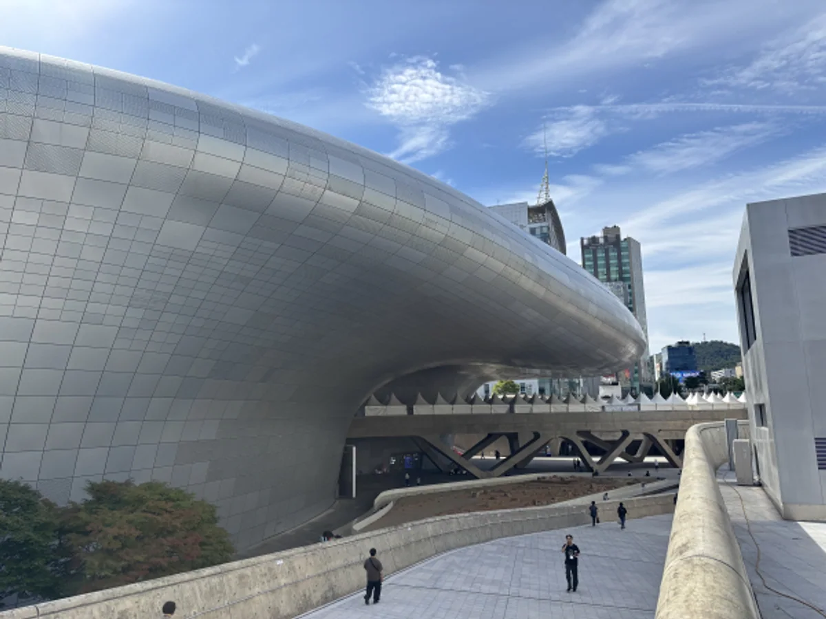 K-美妆产业的全球扩张与文化融合策略